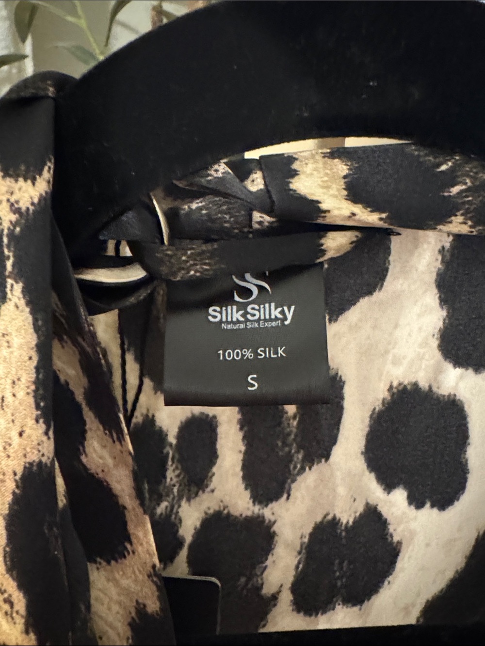Leopard Print Lightweight Kimono Robe - Tan & Black - Picture 2 of 3